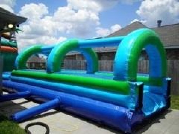 Aqua Tunnel/Slip and Slide w/pool